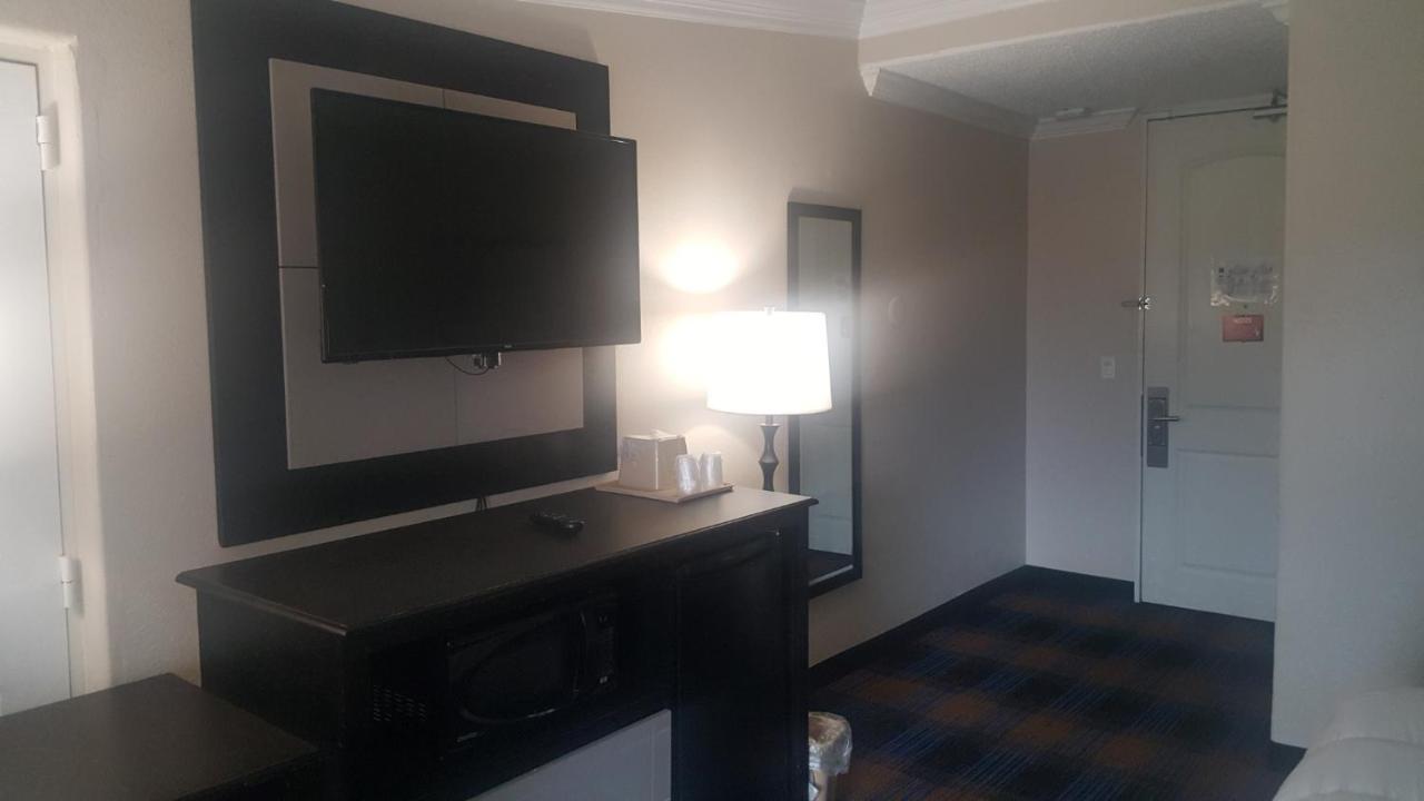 Regency Inn & Suites 펜사콜라 외부 사진