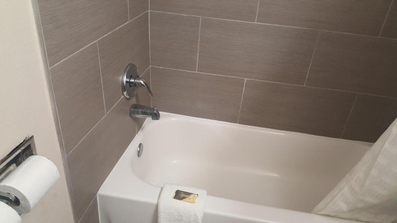 Regency Inn & Suites 펜사콜라 외부 사진